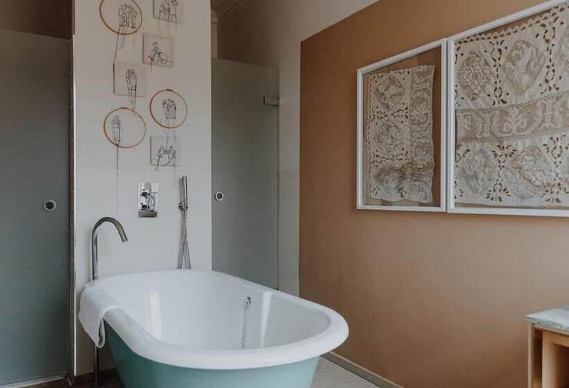 جناح جونيور, No 15 By Guesthouse, Bath