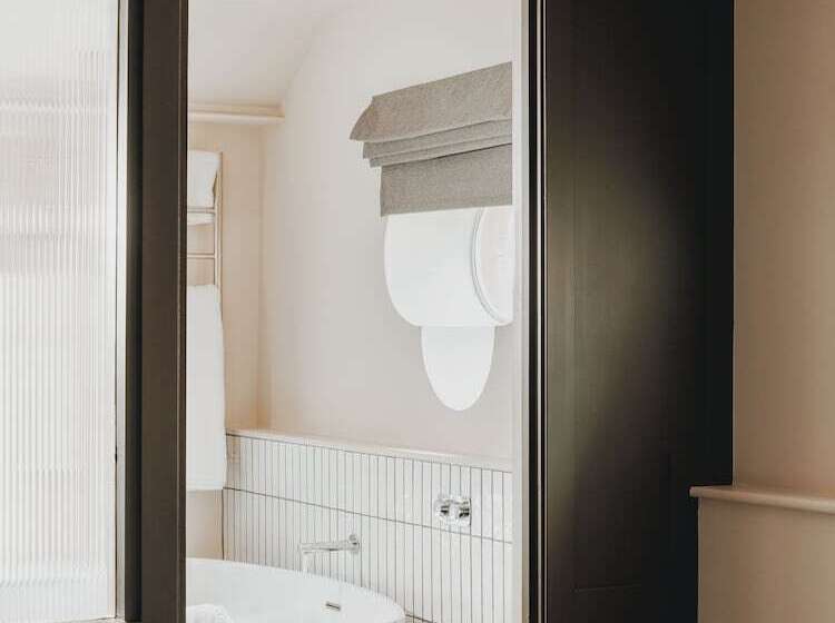 جناح جونيور, No 15 By Guesthouse, Bath