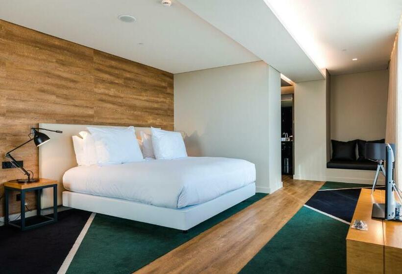 جناح مطلّ علي البحر, Octant Ponta Delgada