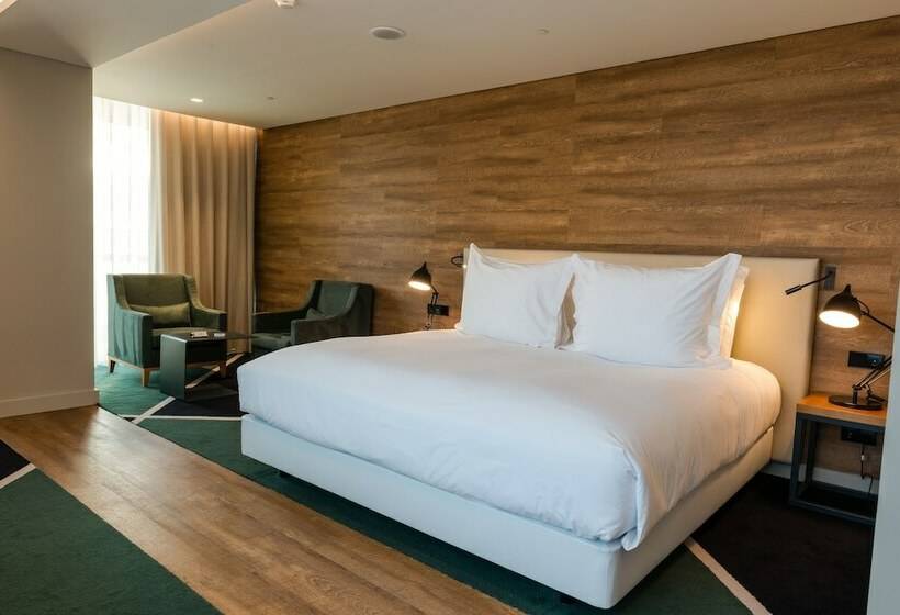 جناح مطلّ علي البحر, Octant Ponta Delgada