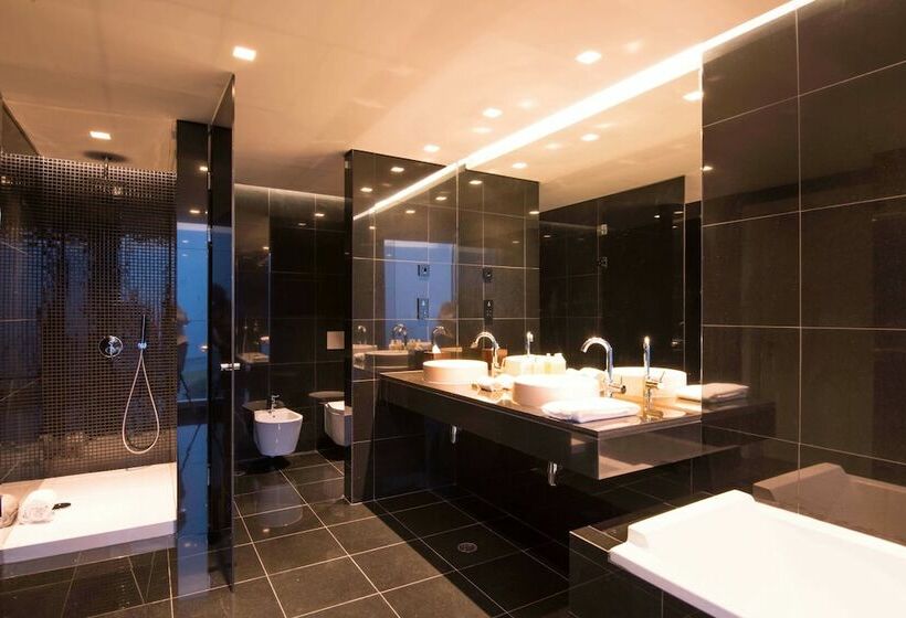 جناح مطلّ علي البحر, Octant Ponta Delgada