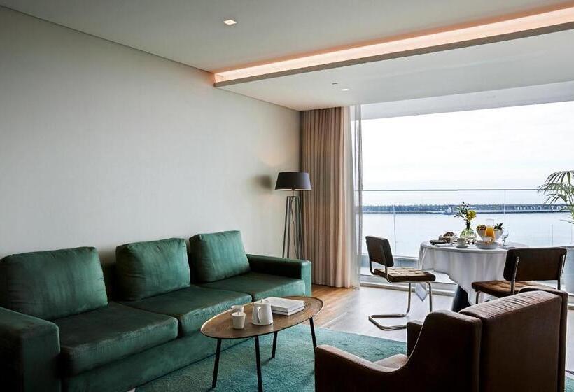 جناح مطلّ علي البحر, Octant Ponta Delgada