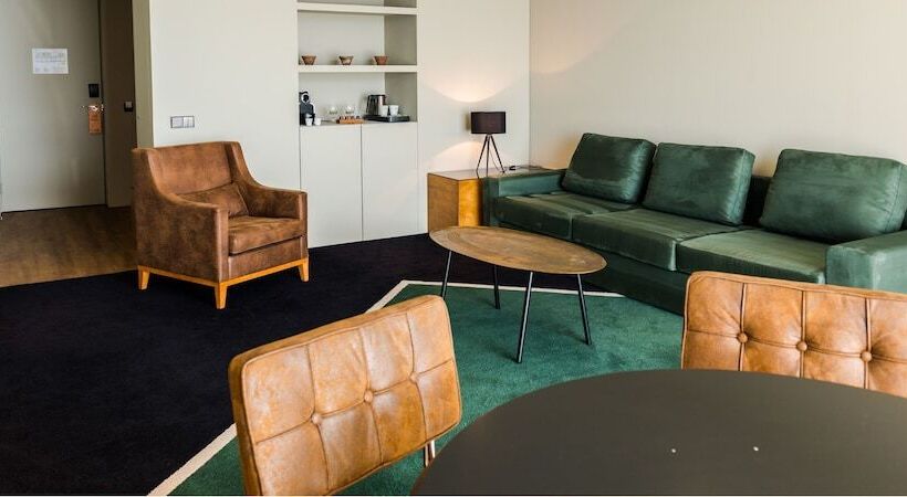 جناح مطلّ علي البحر, Octant Ponta Delgada