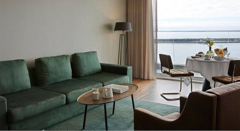 جناح مطلّ علي البحر, Octant Ponta Delgada