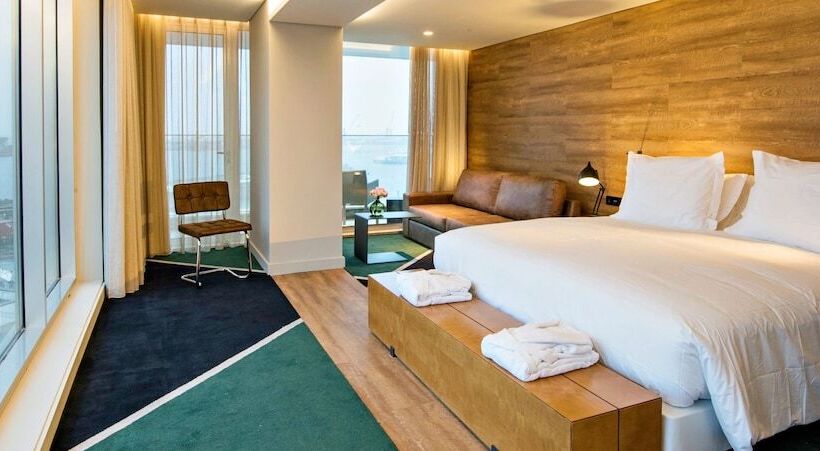 جناح مطلّ علي البحر, Octant Ponta Delgada