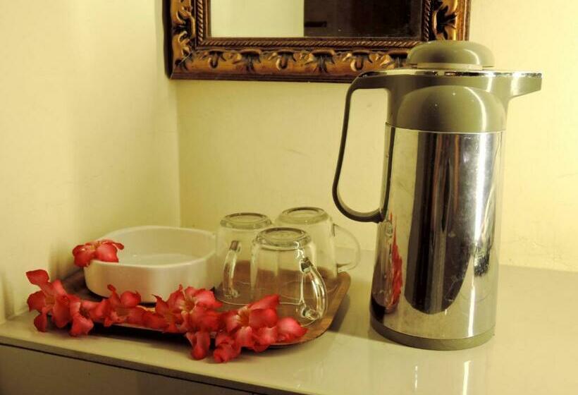 Номер Стандарт Трехместный, Seri Nilai