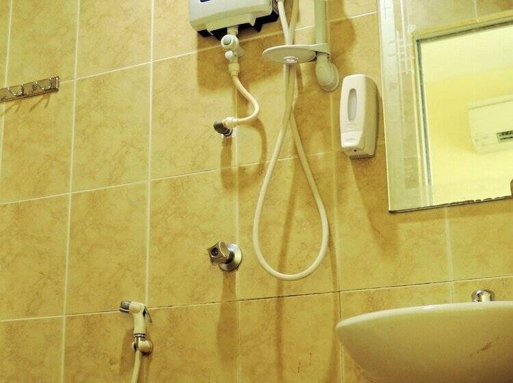 Номер Стандарт Трехместный, Seri Nilai