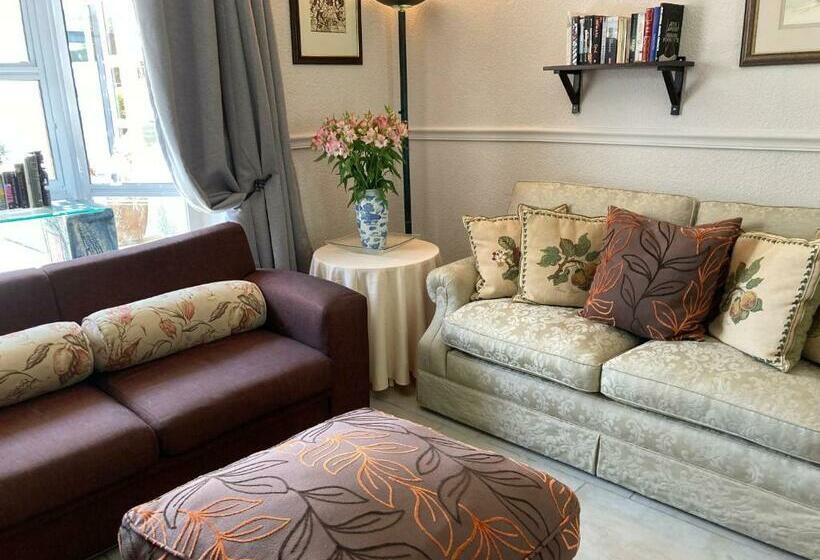 침실 1개 아파트, Brown Jug Guest House