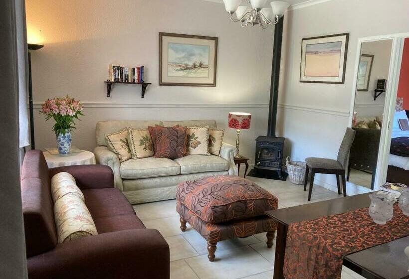 침실 1개 아파트, Brown Jug Guest House