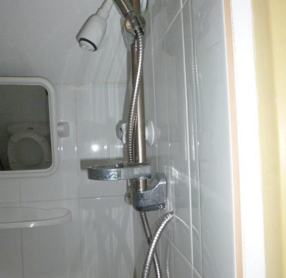 标准三人间, Evening Star Guest Inn