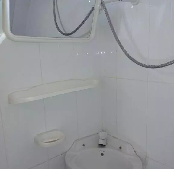 اتاق اکونومی یک تخته, Evening Star Guest Inn
