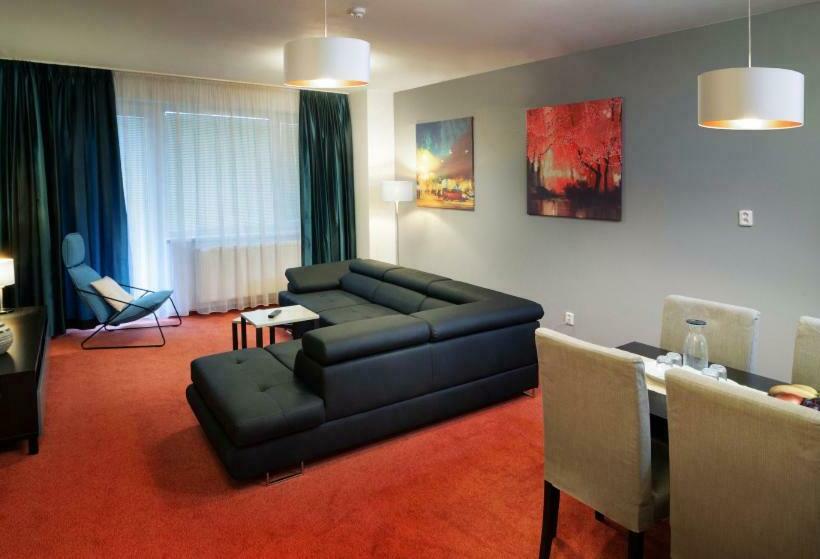 １ベッドルームアパートメント, Ad Landek