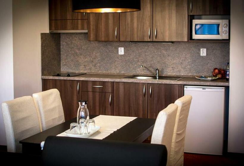 １ベッドルームアパートメント, Ad Landek