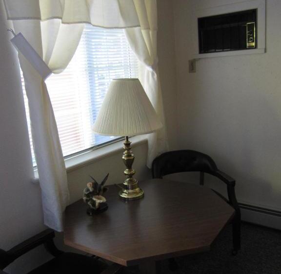 غرفه قياسيه سريرين مزدوجين, Big Horn Motel