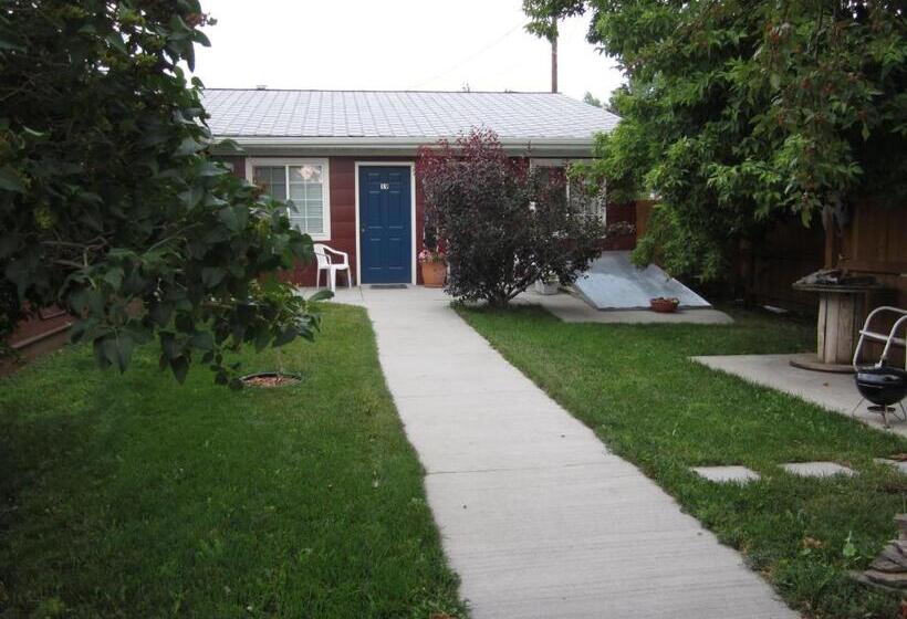 غرفه قياسيه سريرين مزدوجين, Big Horn Motel