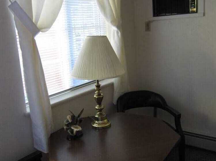 غرفه قياسيه سريرين مزدوجين, Big Horn Motel