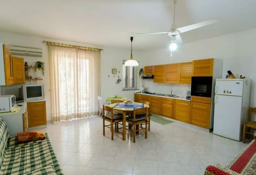 庭の見える1ベッドルームアパートメント, Casa Vacanza Acquamarina