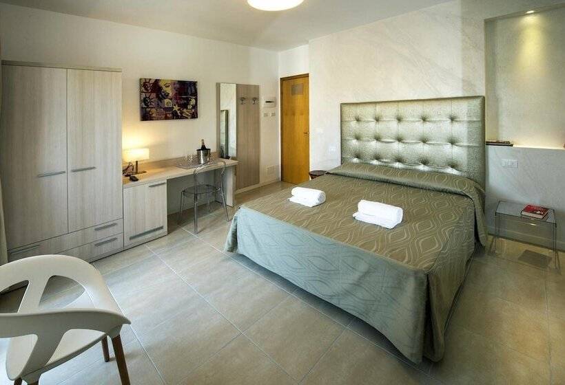 高级大房间, Alex