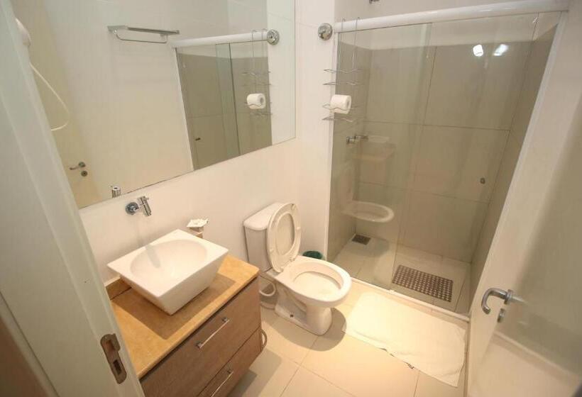 Quarto Triplo Deluxe, Da Praça