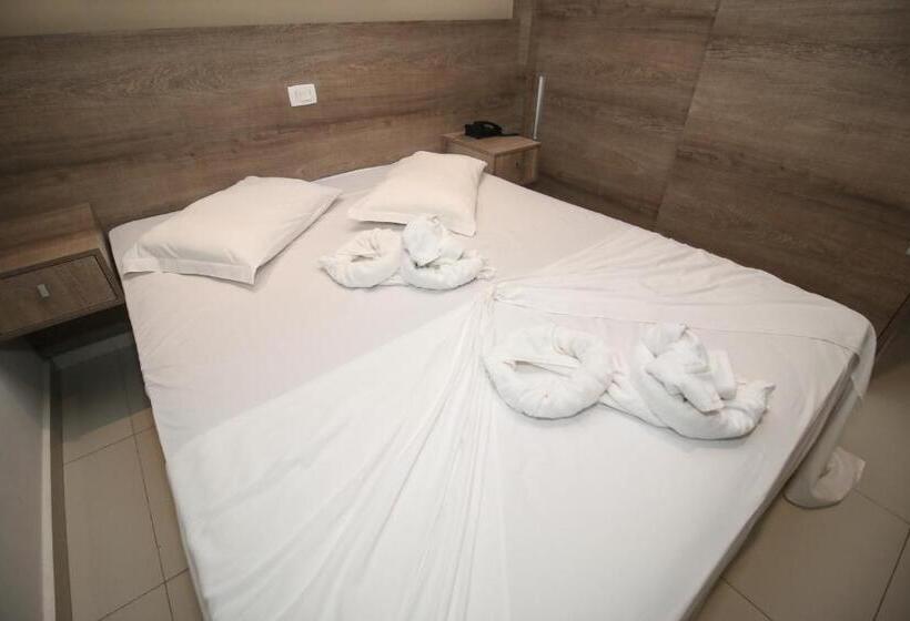 四人标准间, Da Praça