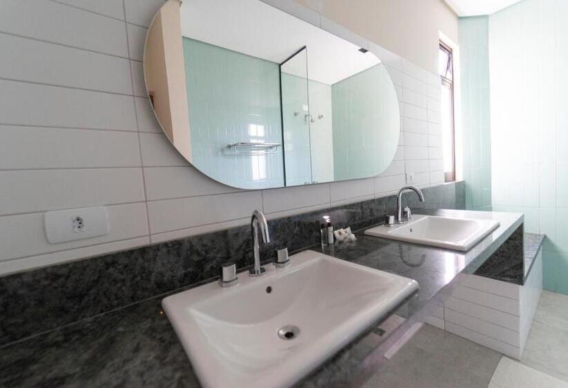 Quarto Triplo Estandar, Da Praça