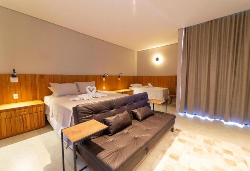 Quarto Triplo Estandar, Da Praça