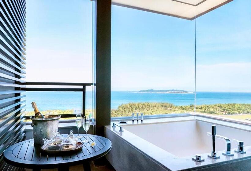 带双人大床的行政管理套房, Grand Hyatt Sanya Haitang Bay Resort And Spa