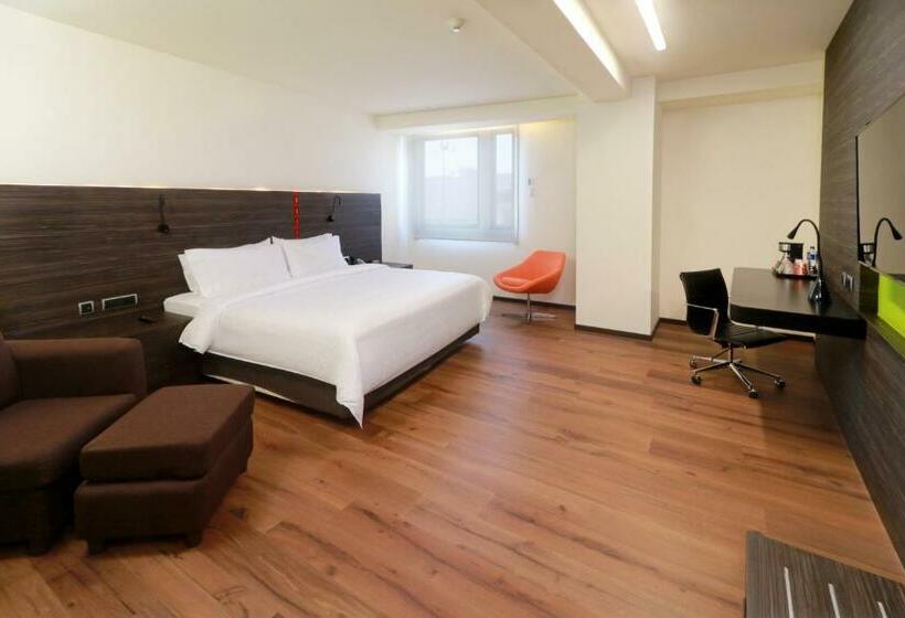 キングサイズベッドのスタンダードルーム, Holiday Inn Express Mexico Aeropuerto, An Ihg