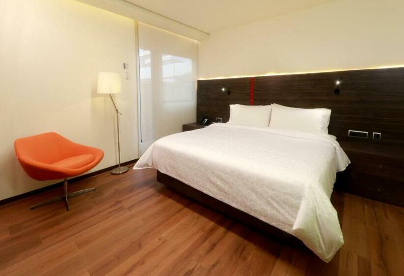 エクゼクティブスイート, Holiday Inn Express Mexico Aeropuerto, An Ihg