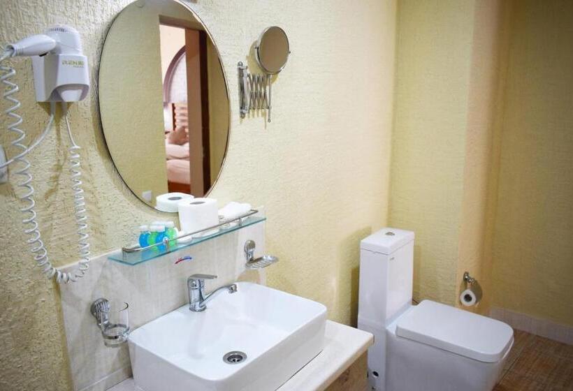 חדר סטנדרט לשלושה, Malika Bukhara