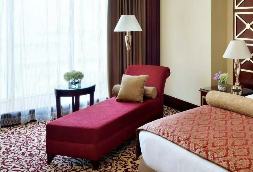 Deluxe Suite King Bed