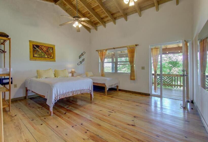 اتاق لوکس با چشم‌انداز دریا, Posada Las Orquideas