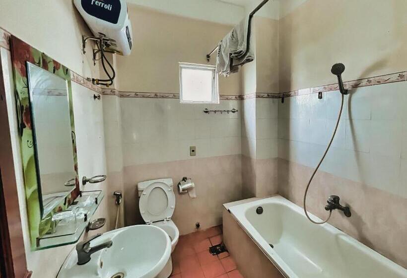 اتاق استاندارد با چشمانداز دریا, Quang Vinh 2