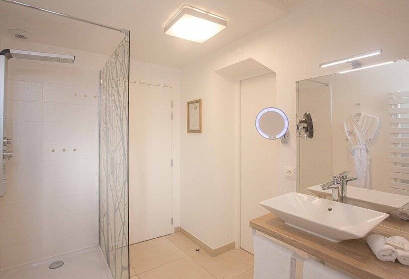 اتاق راحتی, Spa  Au Charme Rabelaisien