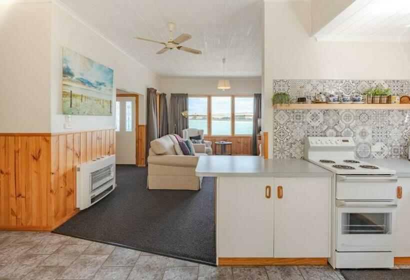 كابينة, Stanley Hotel & Apartments