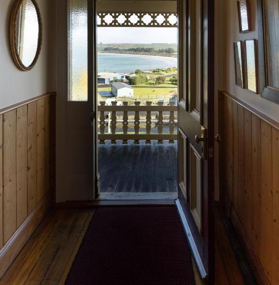 شقة 3 غرف مطلة على البحر, Stanley Hotel & Apartments