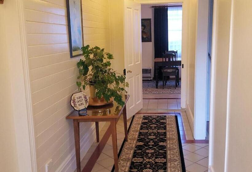 منزل 4 غرف نوم, Stanley Hotel & Apartments