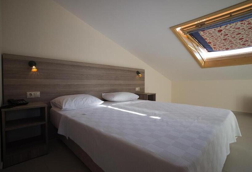 Quarto Estandar, Lantana Aparts