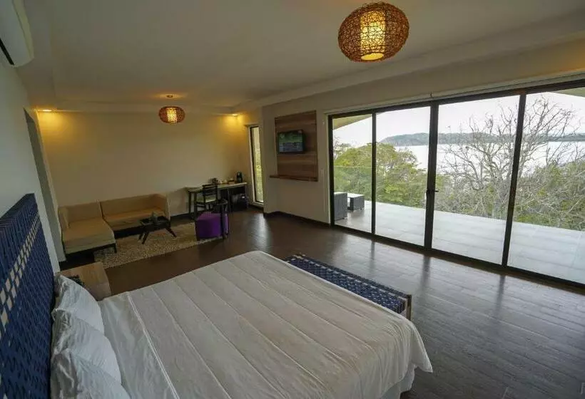 ジュニアスイート, Nammbu Beach Front Bungalows