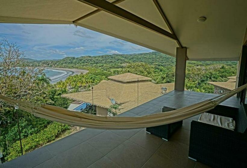 Полулюкс, Nammbu Beach Front Bungalows