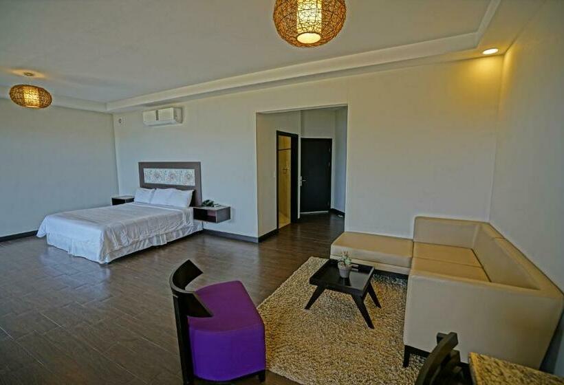 Полулюкс, Nammbu Beach Front Bungalows