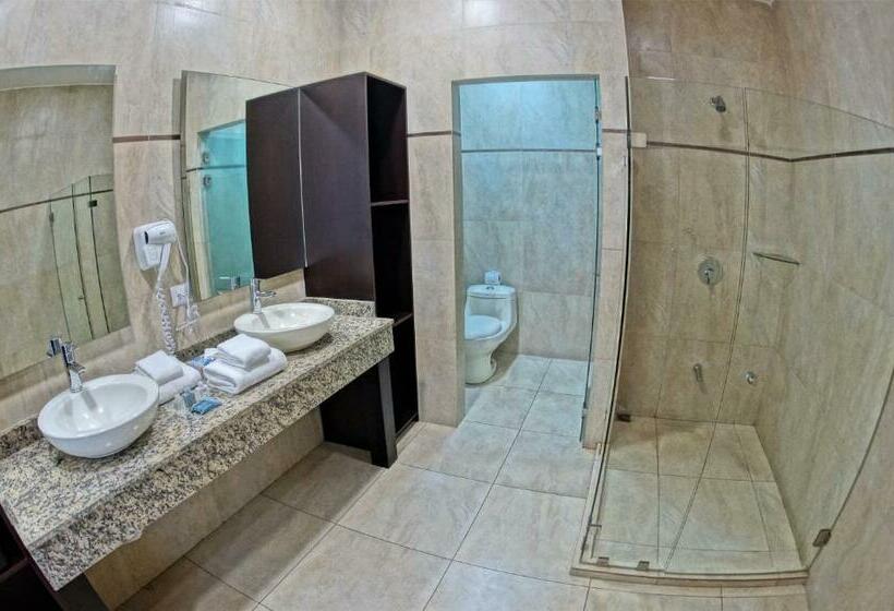 Полулюкс, Nammbu Beach Front Bungalows