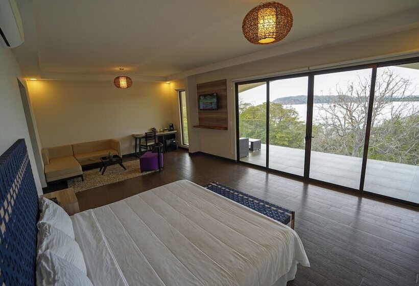 Полулюкс, Nammbu Beach Front Bungalows