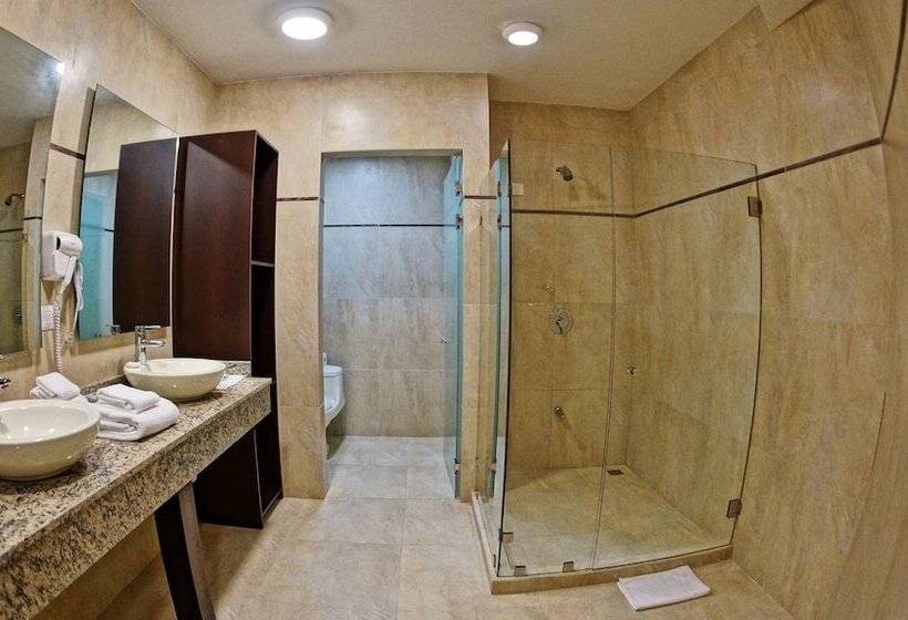 Полулюкс, Nammbu Beach Front Bungalows