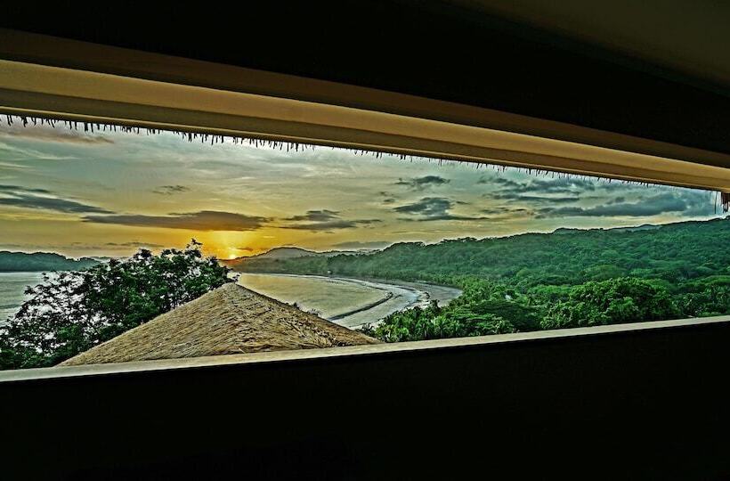 Люкс Вид на Море, Nammbu Beach Front Bungalows