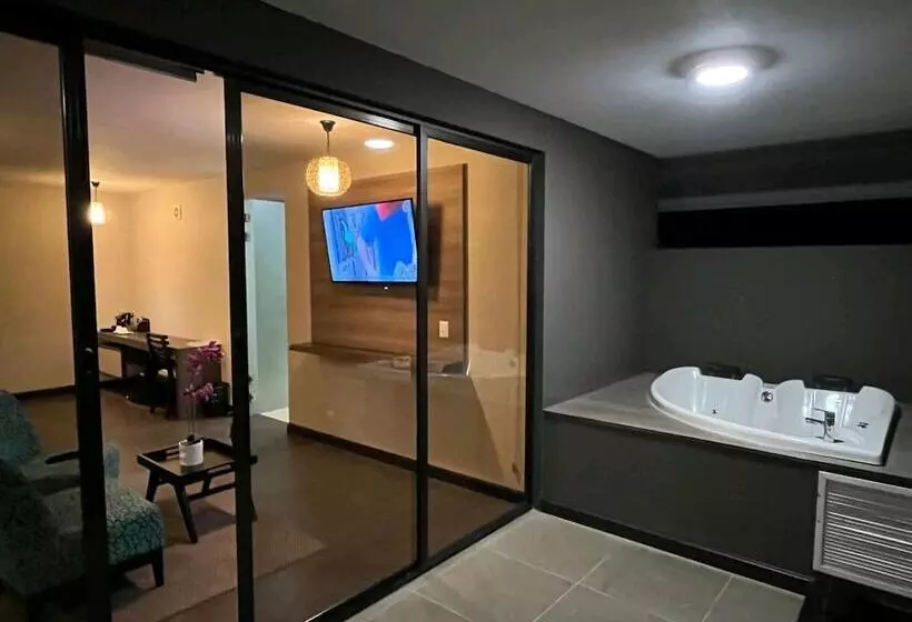 オーシャンビュースイート, Nammbu Beach Front Bungalows