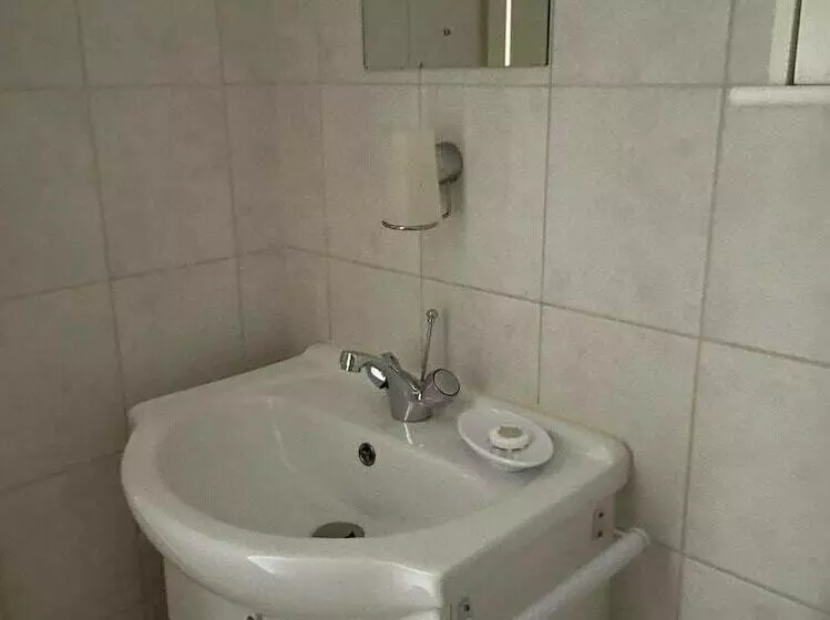 Cameră Standard, Babbacombe Palms