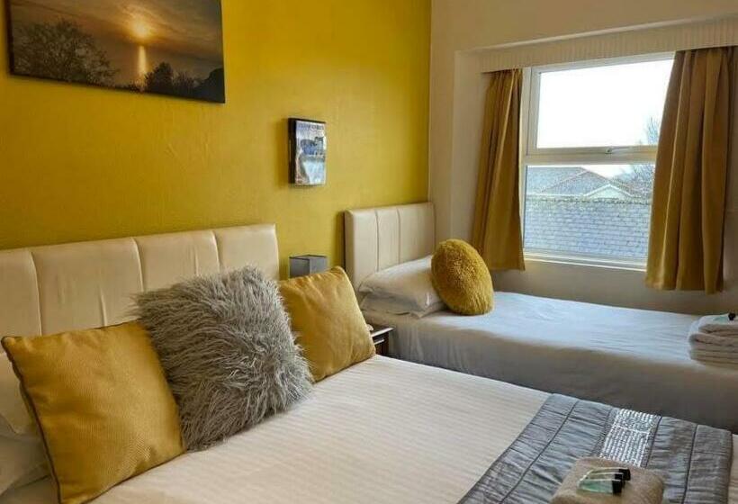 Quarto Familiar, Babbacombe Palms