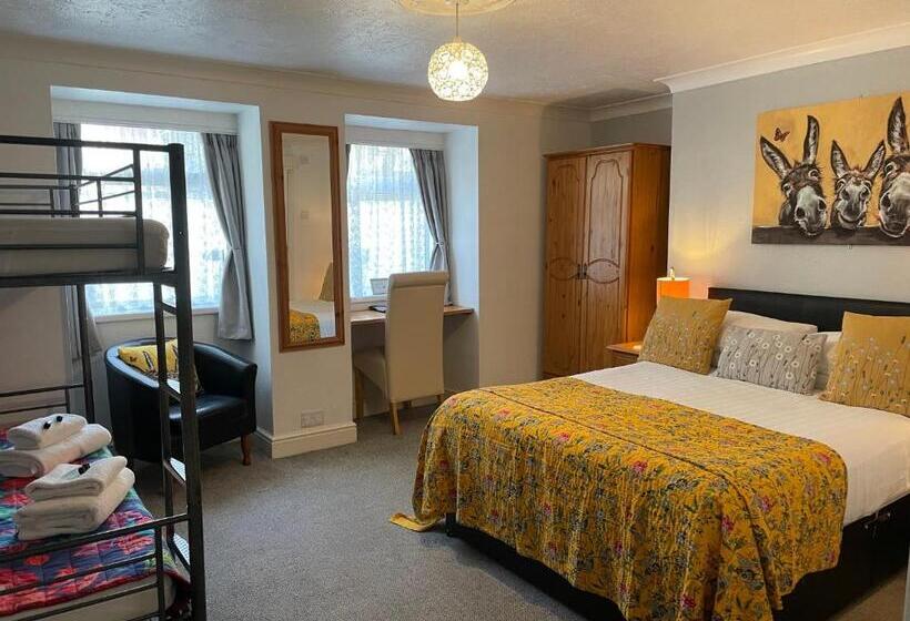 Quarto Familiar, Babbacombe Palms