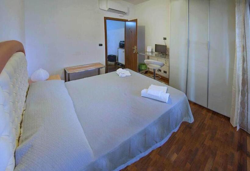 Номер Стандарт, La Fiera Guesthouse